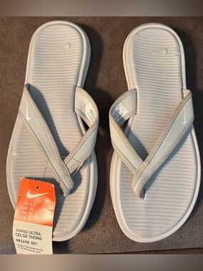Nike ( new w/Tags ) Women’s Ultra Celso  Thong: Pure Platinum White Sz.7 $20